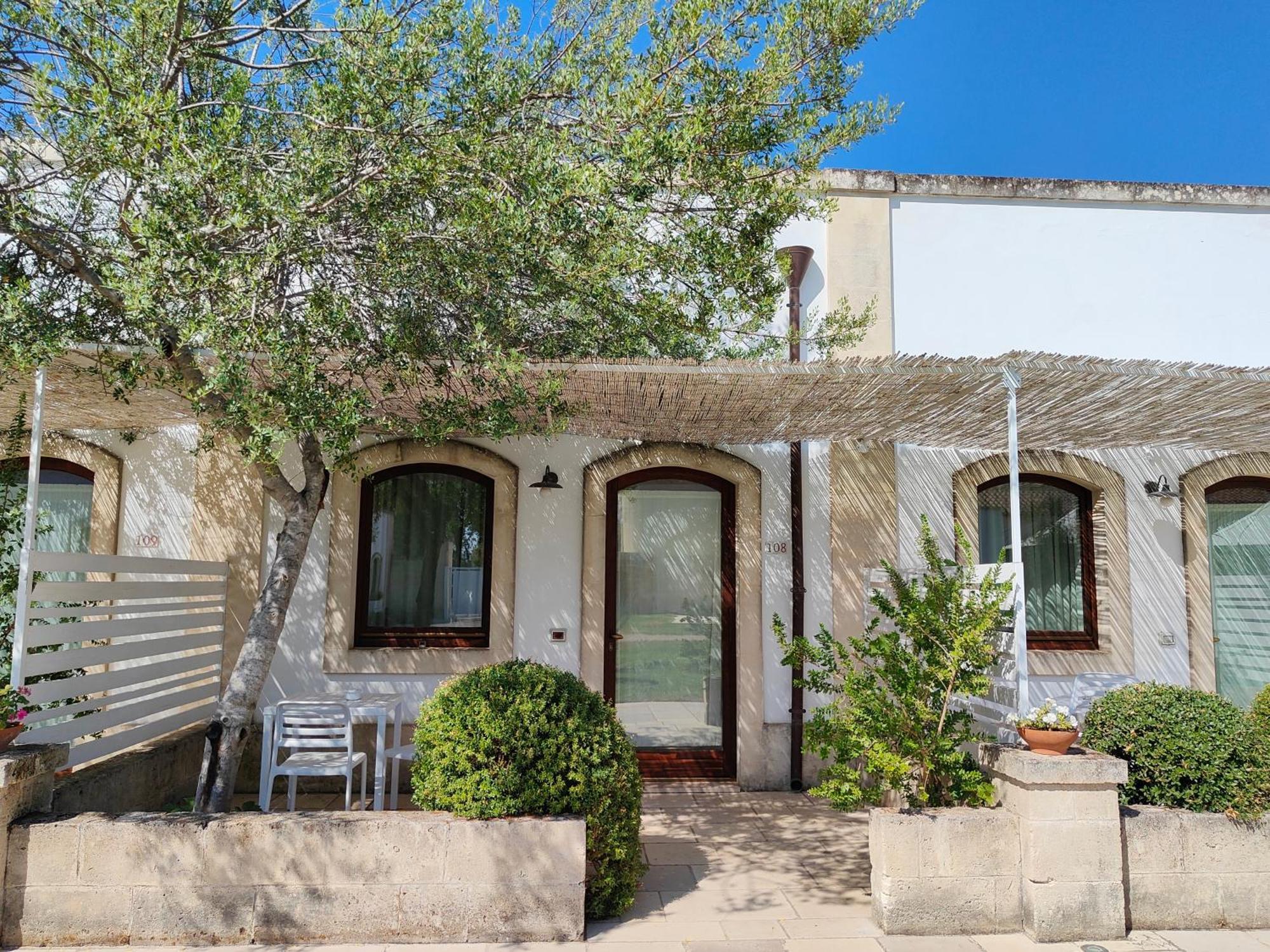 Masseria Corda Di Lana Hotel & Resort Torre Lapillo Bagian luar foto